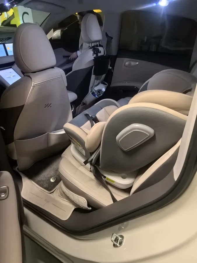 2025 IM LS6 BEV 83KWH,autocango,china used car exporter,china ev exporter,chinese used car exporter,chinese used ev exporter