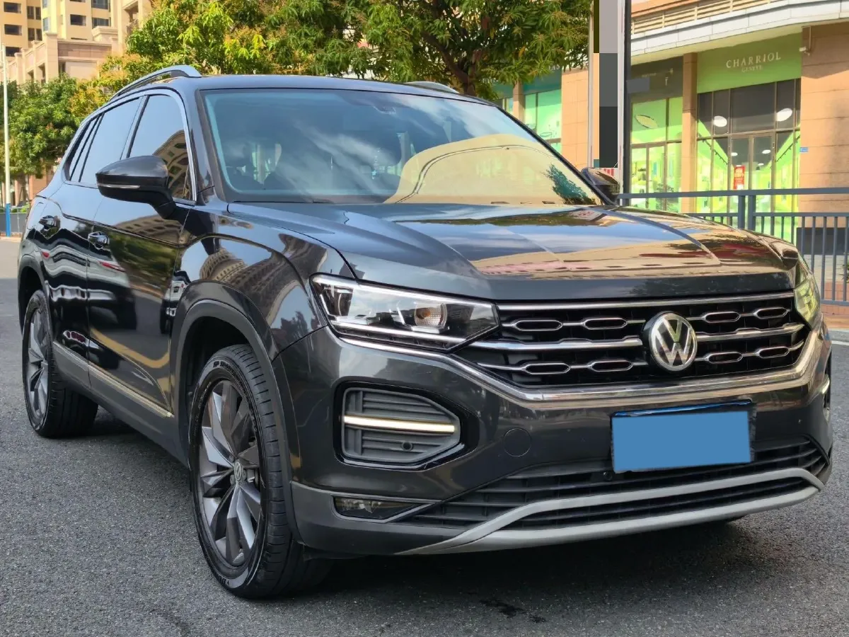 2019 Jeep Cherokee 2.0T 234HP L4 9AT,autocango,china used car exporter,china ev exporter,chinese used car exporter,chinese used ev exporter