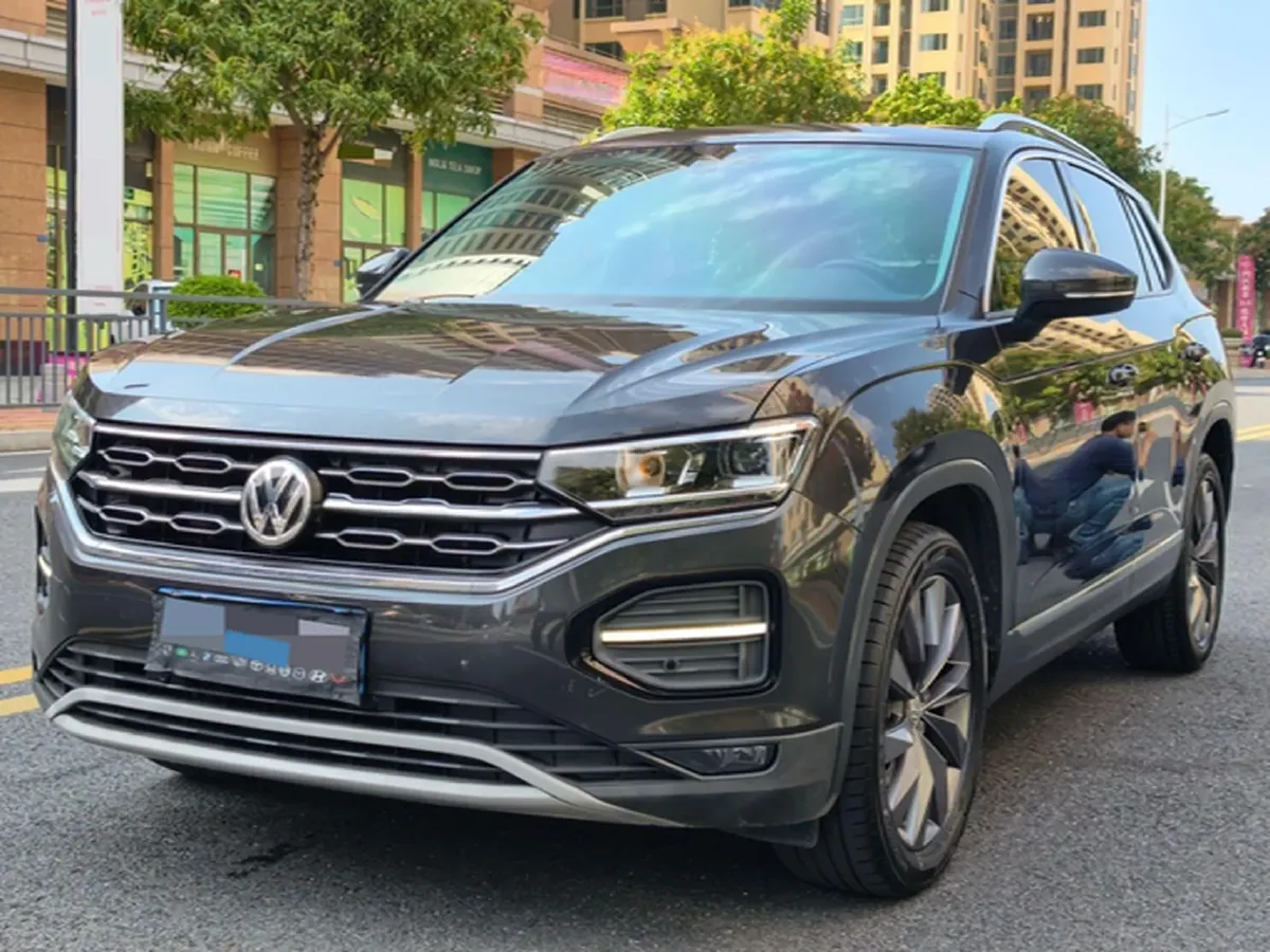 2019 Jeep Cherokee 2.0T 234HP L4 9AT,autocango,china used car exporter,china ev exporter,chinese used car exporter,chinese used ev exporter