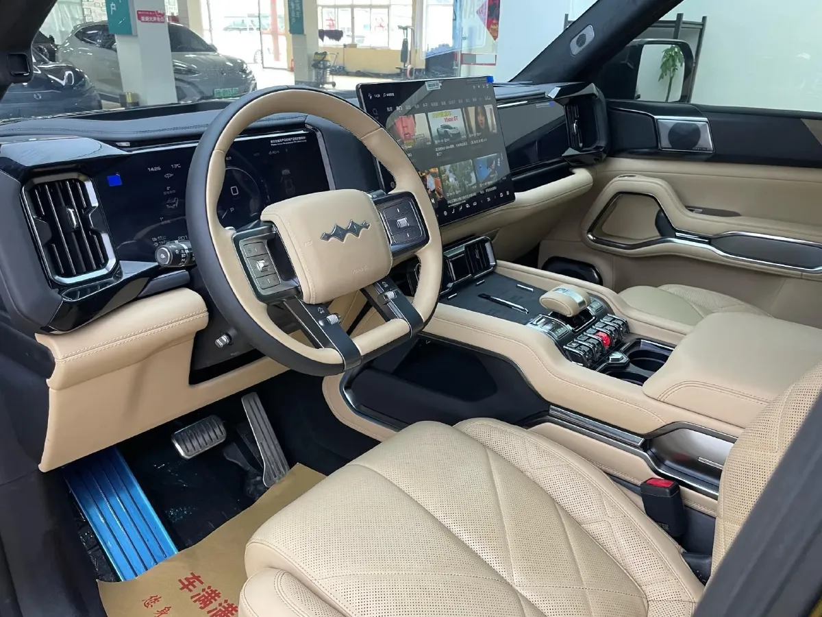 2025 FangChengBao Bao 8 2.0T 245HP L4 E-CVT PHEV 36.8KWH,autocango,china used car exporter,china ev exporter,chinese used car exporter,chinese used ev exporter