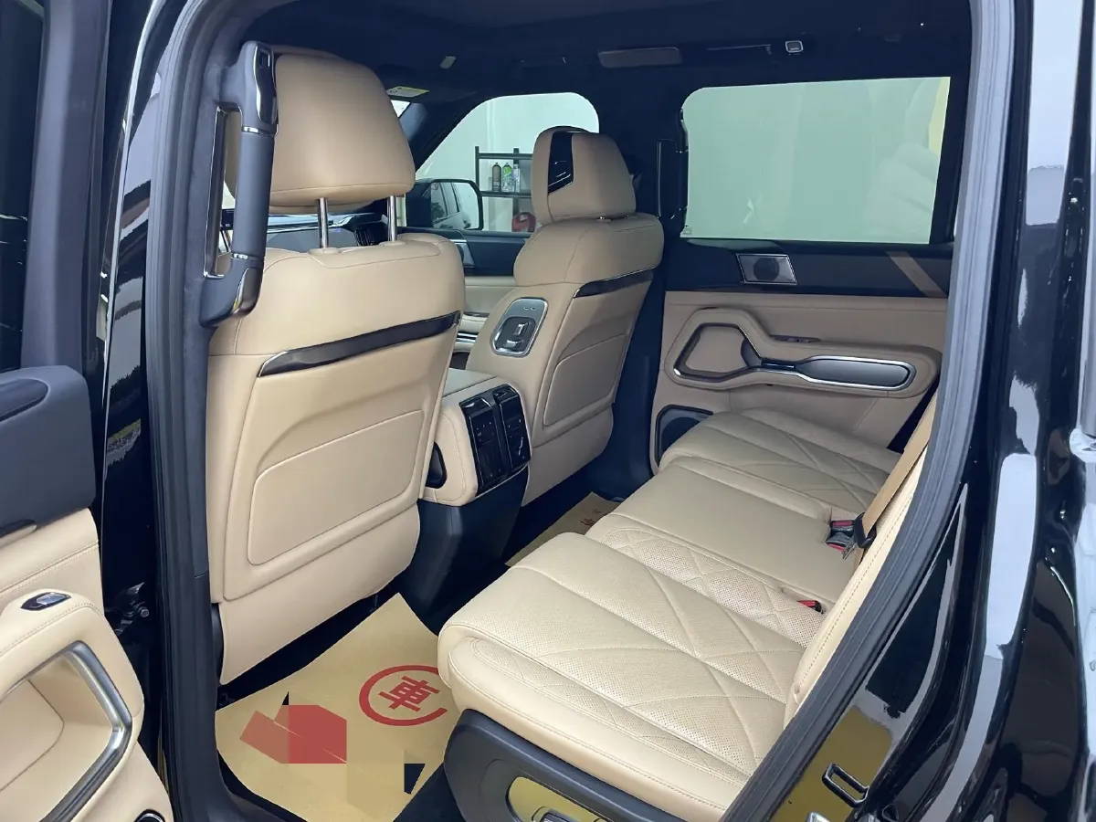 2025 FangChengBao Bao 8 2.0T 245HP L4 E-CVT PHEV 36.8KWH,autocango,china used car exporter,china ev exporter,chinese used car exporter,chinese used ev exporter