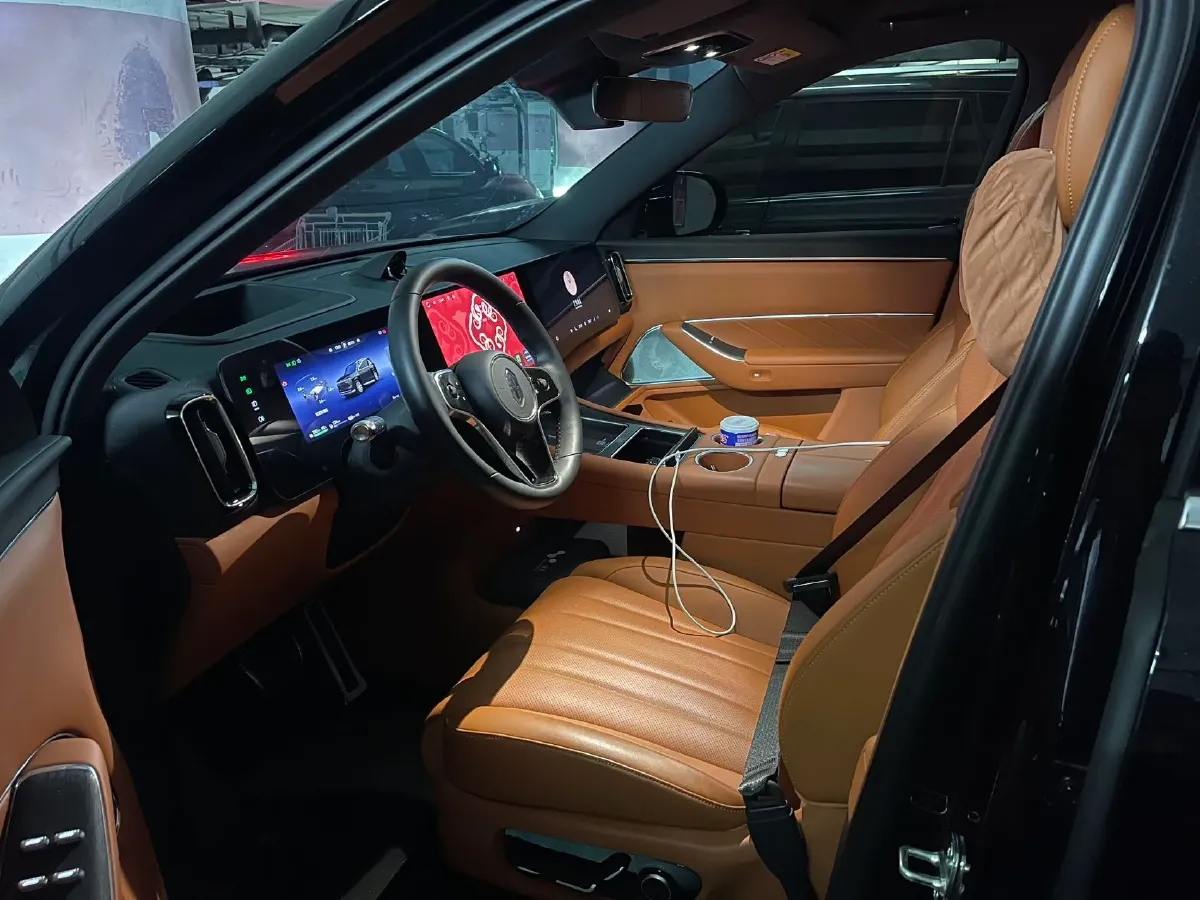 2025 AITO AITO M8 REEV 160HP REEV 53.4KWH,autocango,china used car exporter,china ev exporter,chinese used car exporter,chinese used ev exporter