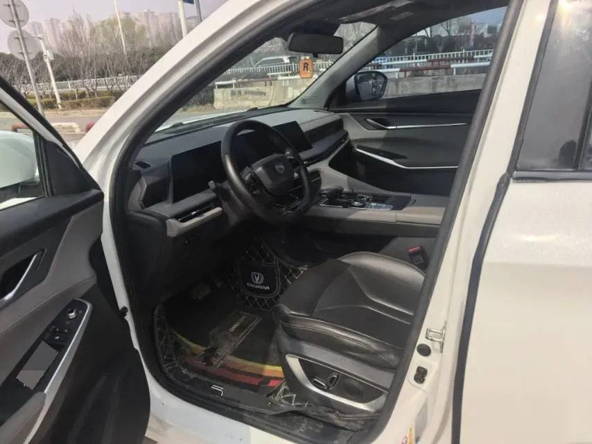 2022 ChangAn CS75 Plus 1.5T 188HP L4 8AT,autocango,china used car exporter,china ev exporter,chinese used car exporter,chinese used ev exporter