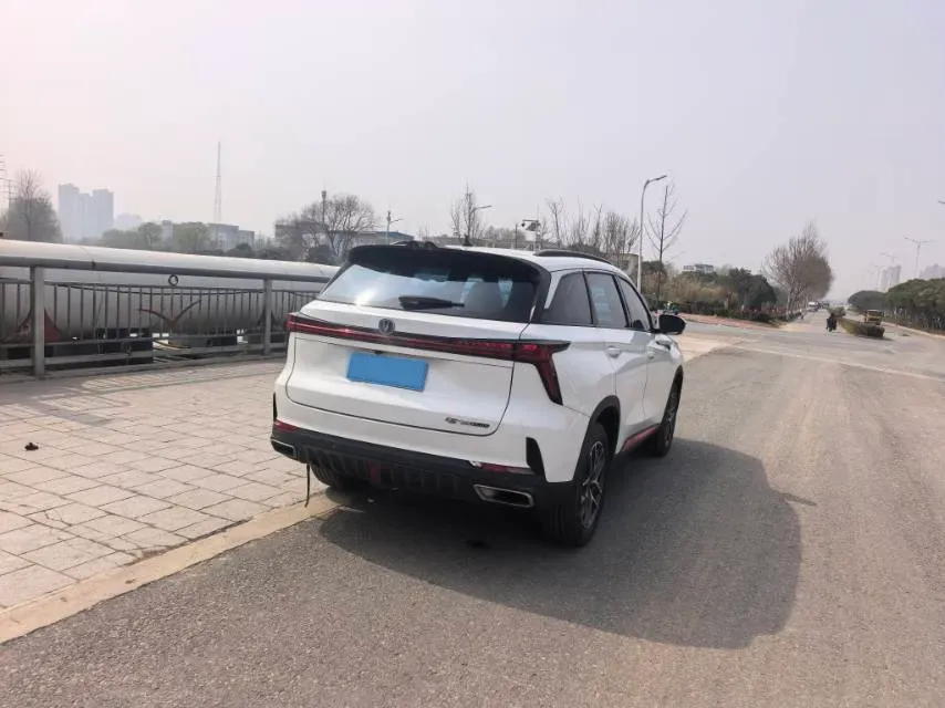 2022 ChangAn CS75 Plus 1.5T 188HP L4 8AT,autocango,china used car exporter,china ev exporter,chinese used car exporter,chinese used ev exporter