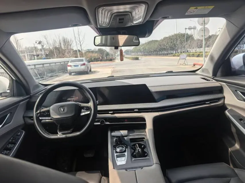 2022 ChangAn CS75 Plus 1.5T 188HP L4 8AT,autocango,china used car exporter,china ev exporter,chinese used car exporter,chinese used ev exporter