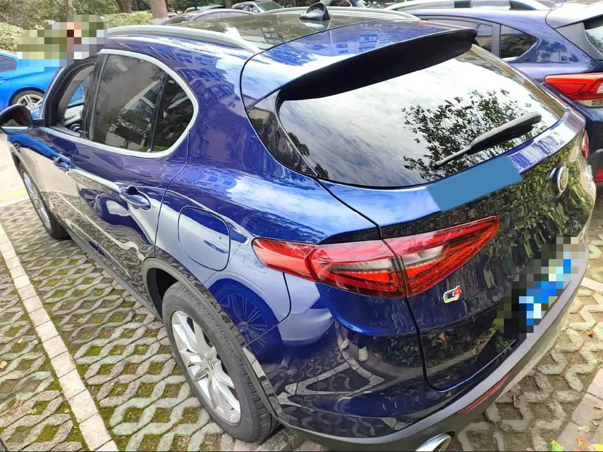 2020 Alfa Romeo Stelvio 2.0T 280HP L4 8AT,autocango,china used car exporter,china ev exporter,chinese used car exporter,chinese used ev exporter