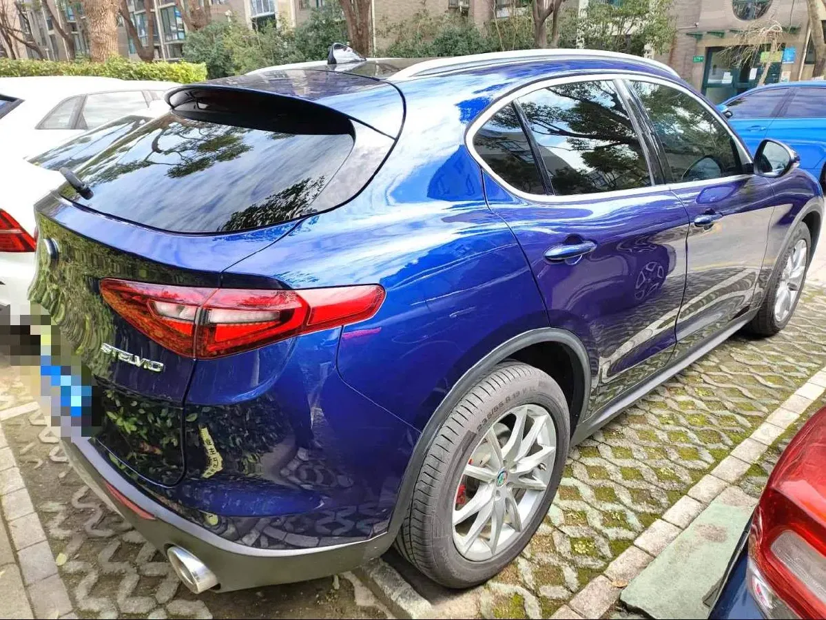 2020 Alfa Romeo Stelvio 2.0T 280HP L4 8AT,autocango,china used car exporter,china ev exporter,chinese used car exporter,chinese used ev exporter