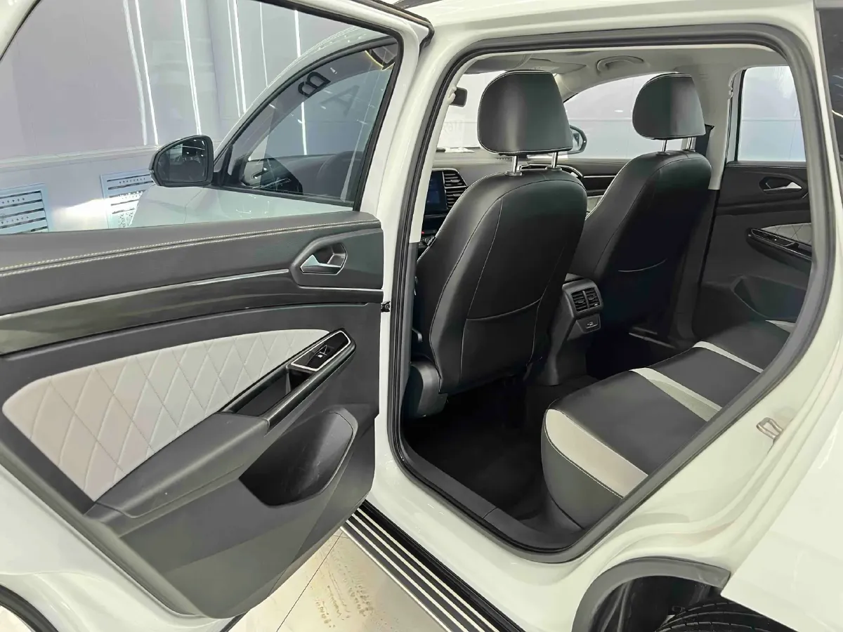 2023 Jetta VS7 1.4T 150HP L4 6AT,autocango,china used car exporter,china ev exporter,chinese used car exporter,chinese used ev exporter