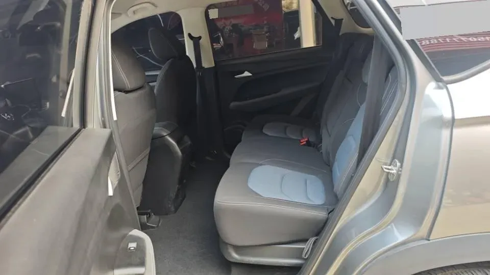 2019 BaoJun 530 1.5T 150HP L4 6MT,autocango,china used car exporter,china ev exporter,chinese used car exporter,chinese used ev exporter