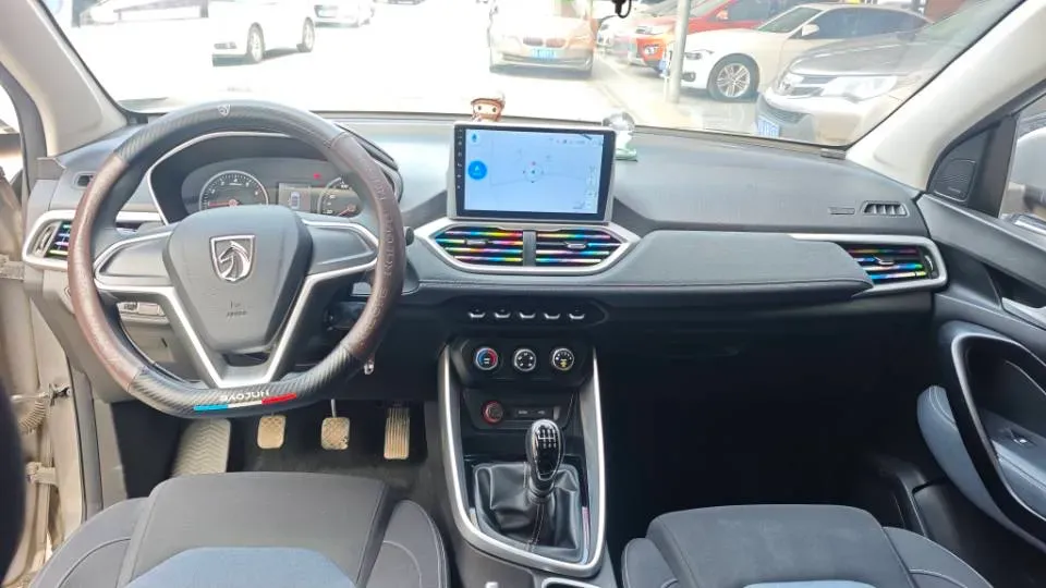 2019 BaoJun 530 1.5T 150HP L4 6MT,autocango,china used car exporter,china ev exporter,chinese used car exporter,chinese used ev exporter