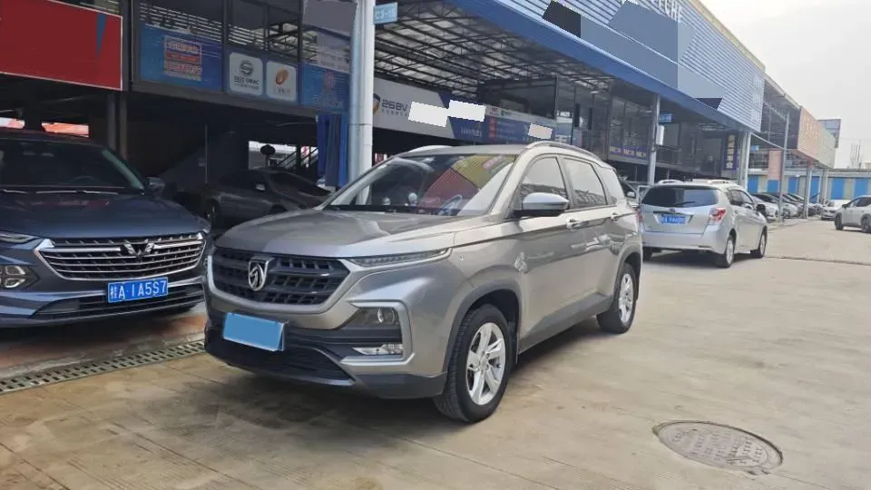2019 BaoJun 530 1.5T 150HP L4 6MT,autocango,china used car exporter,china ev exporter,chinese used car exporter,chinese used ev exporter