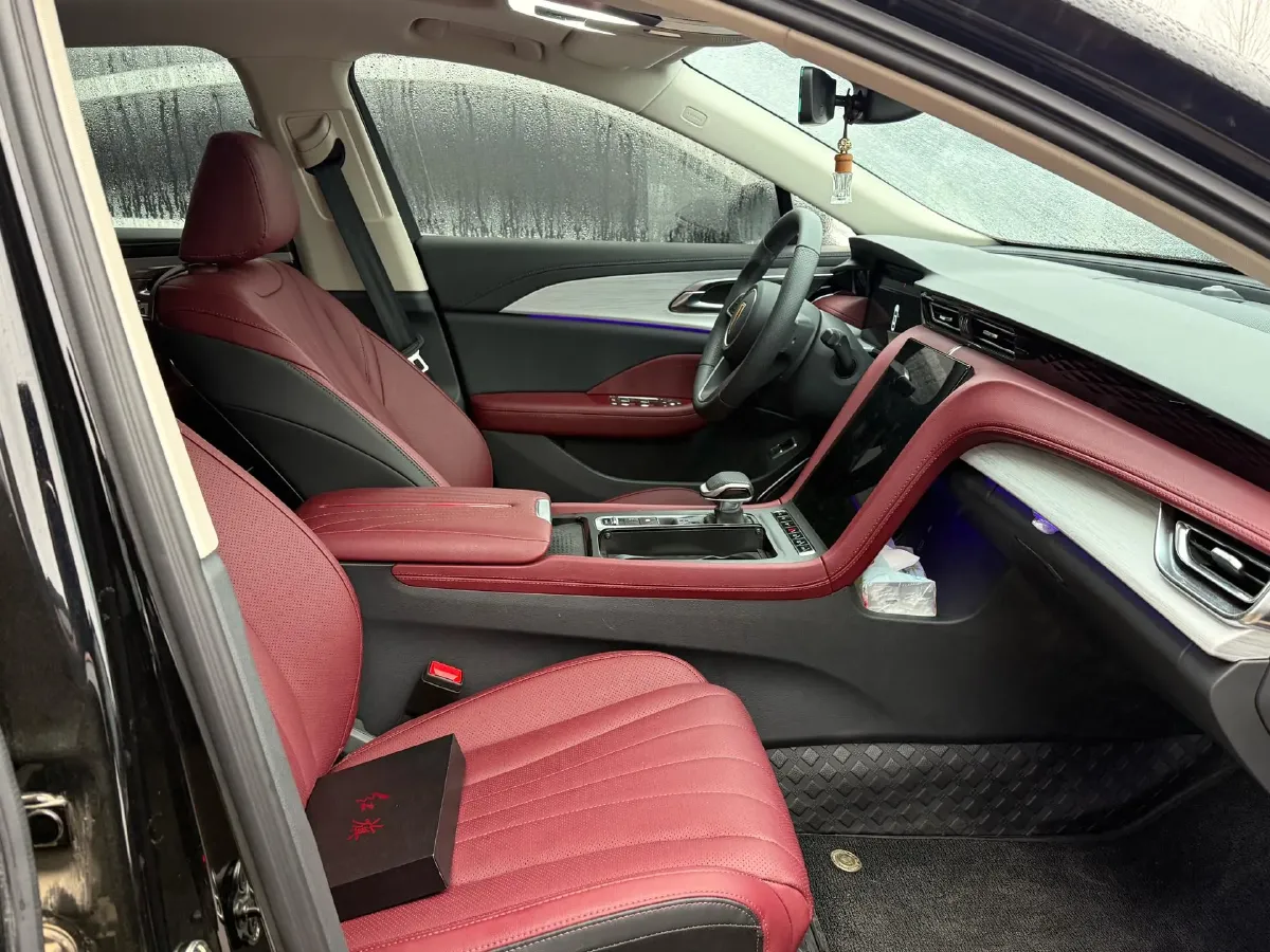 2025 HongQi H5 1.5T 169HP L4 1DHT Hybrid,autocango,china used car exporter,china ev exporter,chinese used car exporter,chinese used ev exporter