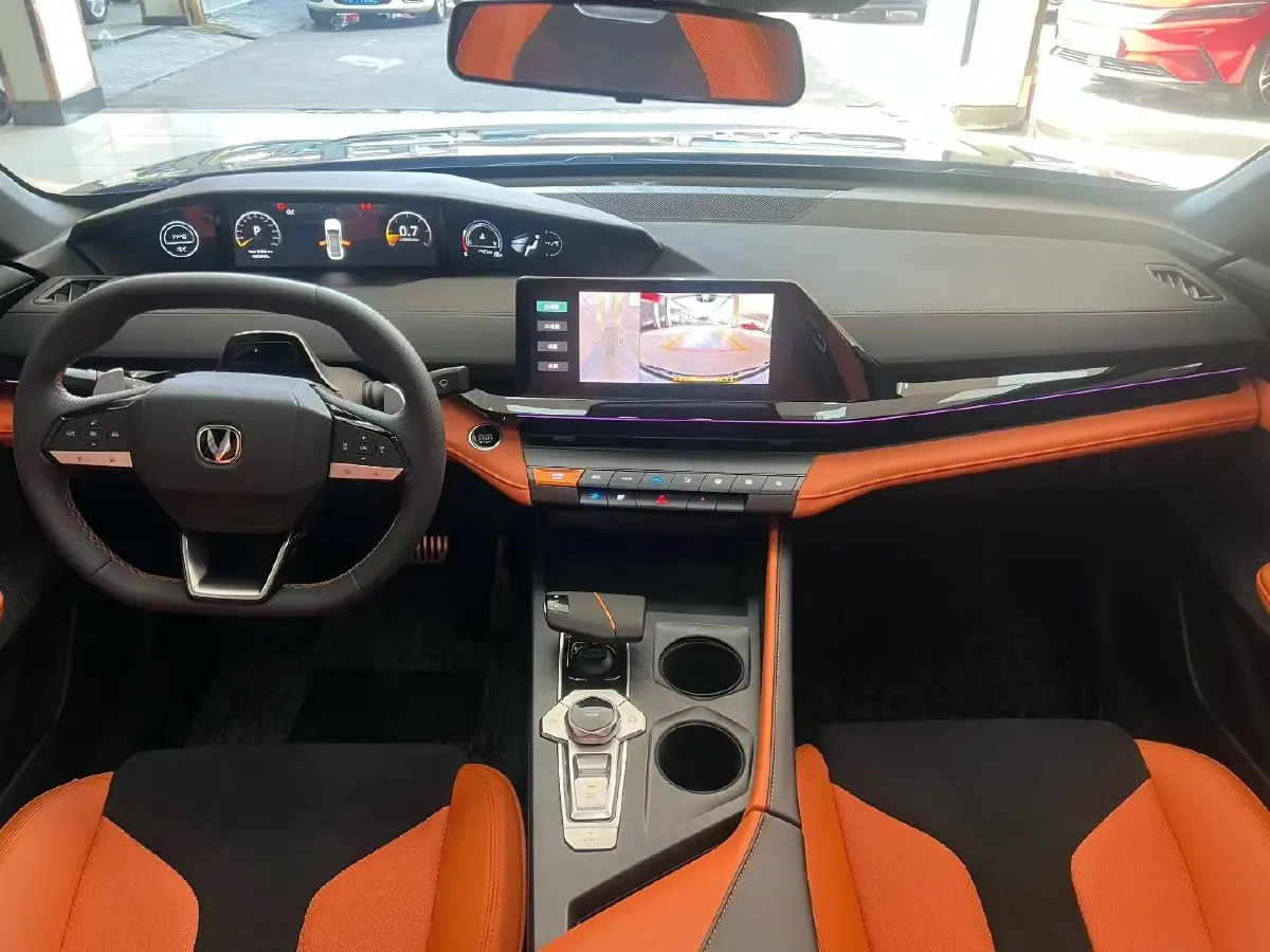 2025 ChangAn UNI-V 1.5T 192HP L4 7DCT,autocango,china used car exporter,china ev exporter,chinese used car exporter,chinese used ev exporter