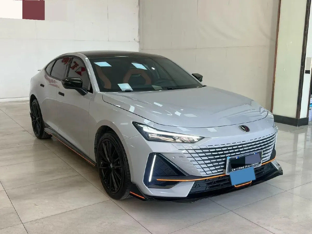 2025 ChangAn UNI-V 1.5T 192HP L4 7DCT,autocango,china used car exporter,china ev exporter,chinese used car exporter,chinese used ev exporter