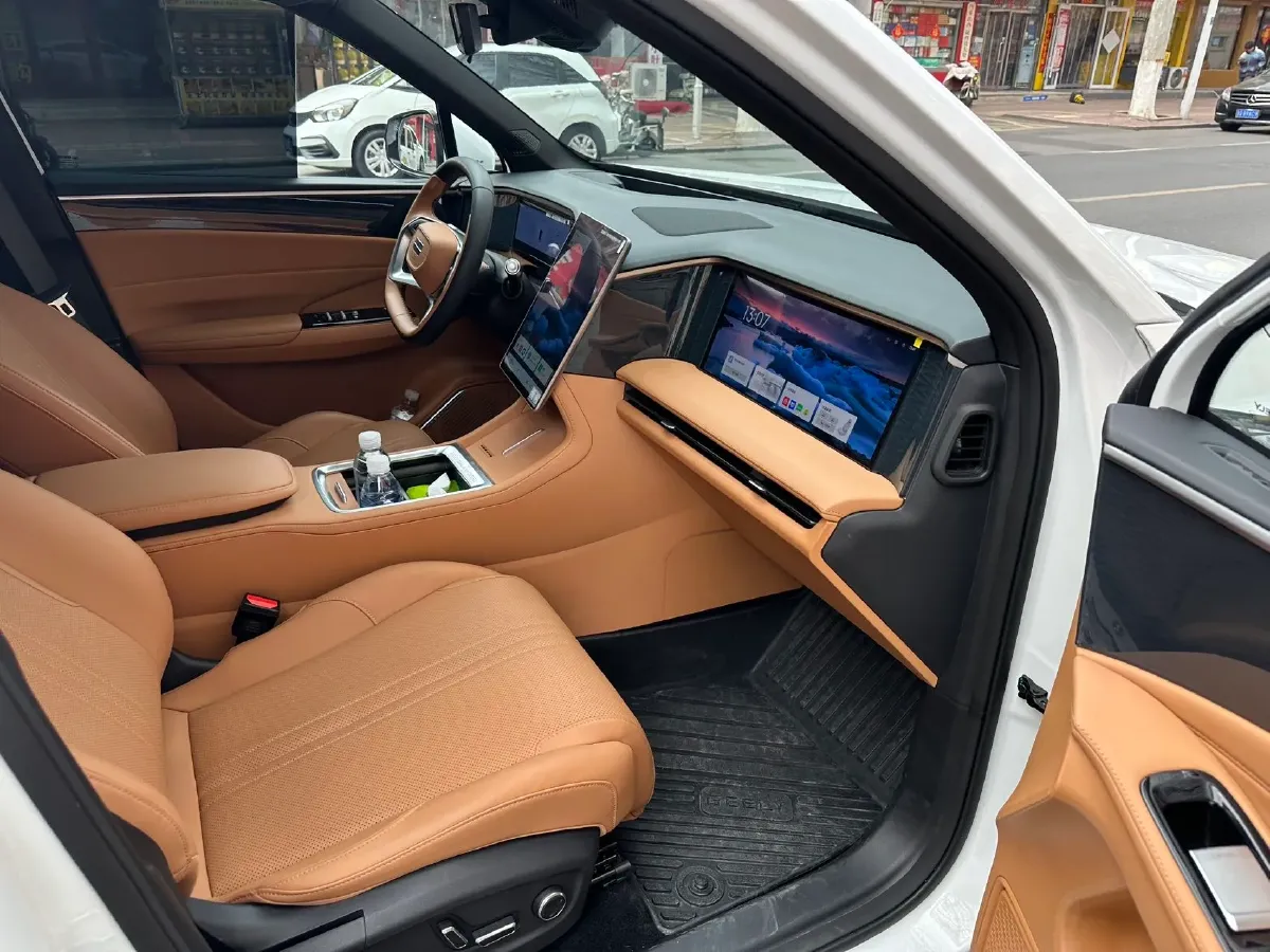 2025 Geely Galaxy L7 1.5L 112HP L4 1DHT PHEV 18.4KWH,autocango,china used car exporter,china ev exporter,chinese used car exporter,chinese used ev exporter