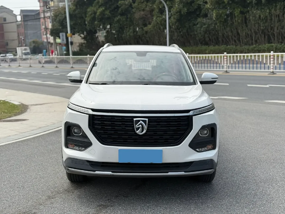 2020 BaoJun 530 1.5T 147HP L4 6MT,autocango,china used car exporter,china ev exporter,chinese used car exporter,chinese used ev exporter