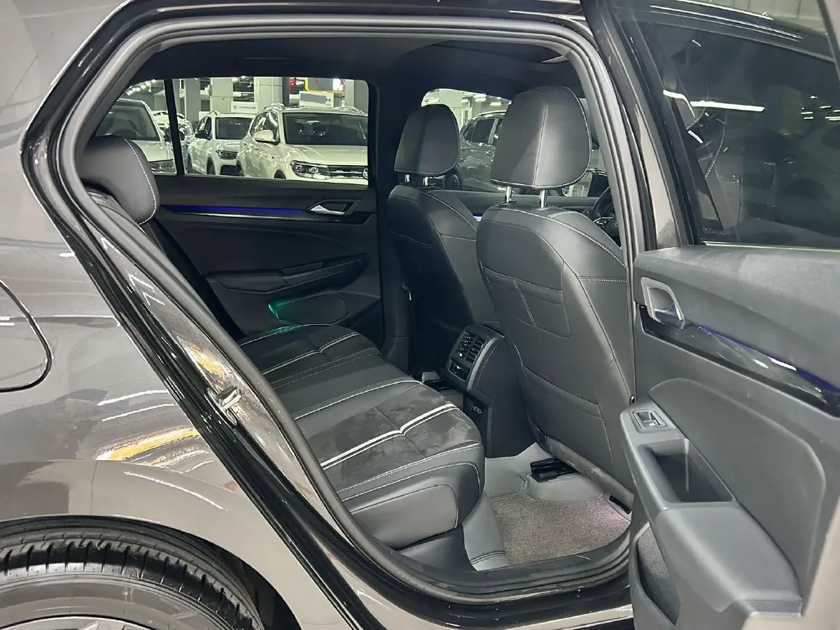 2023 Volkswagen Golf 1.4T 150HP L4 7DCT,autocango,china used car exporter,china ev exporter,chinese used car exporter,chinese used ev exporter