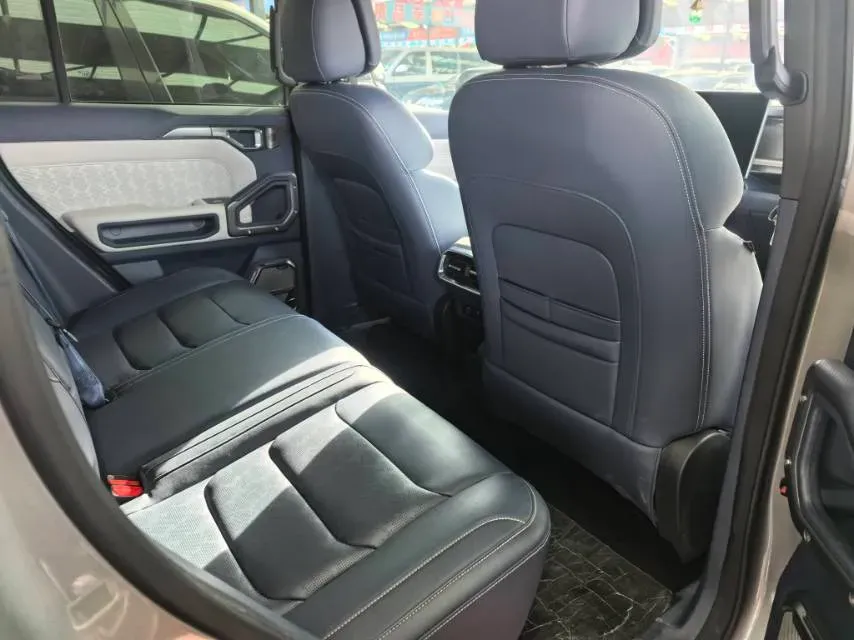 2024 Jetour ShanHai TravellerC-DM 1.5T 156HP L4 3DHT PHEV 43.24KWH,autocango,china used car exporter,china ev exporter,chinese used car exporter,chinese used ev exporter