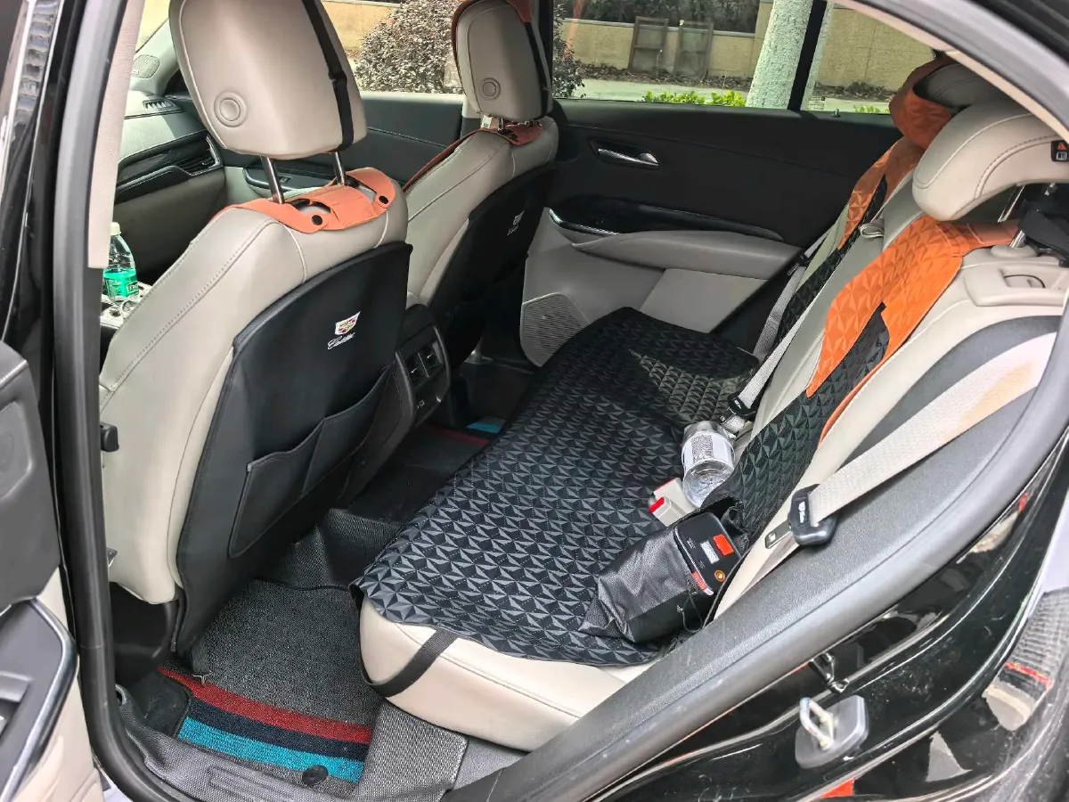 2023 Cadillac XT4 2.0T 237HP L4 9AT,autocango,china used car exporter,china ev exporter,chinese used car exporter,chinese used ev exporter