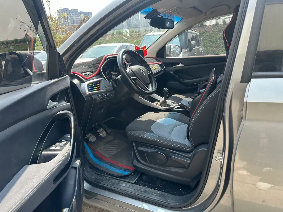 2018 BaoJun 530 1.5T 150HP L4 6MT,autocango,china used car exporter,china ev exporter,chinese used car exporter,chinese used ev exporter