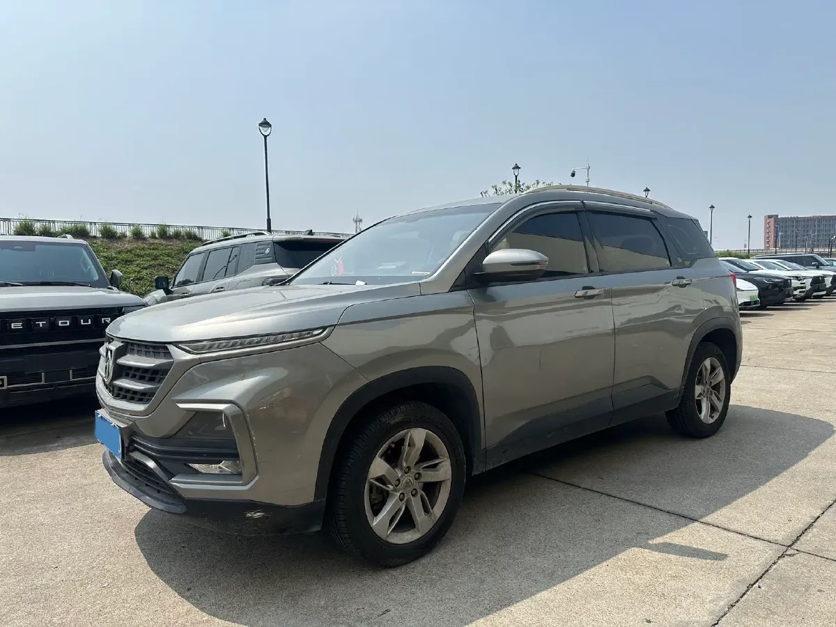 2018 BaoJun 530 1.5T 150HP L4 6MT,autocango,china used car exporter,china ev exporter,chinese used car exporter,chinese used ev exporter
