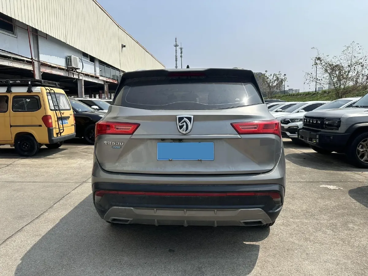 2018 BaoJun 530 1.5T 150HP L4 6MT,autocango,china used car exporter,china ev exporter,chinese used car exporter,chinese used ev exporter