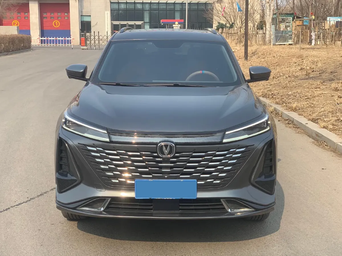 2023 ChangAn CS75 1.5T 188HP L4 7DCT,autocango,china used car exporter,china ev exporter,chinese used car exporter,chinese used ev exporter