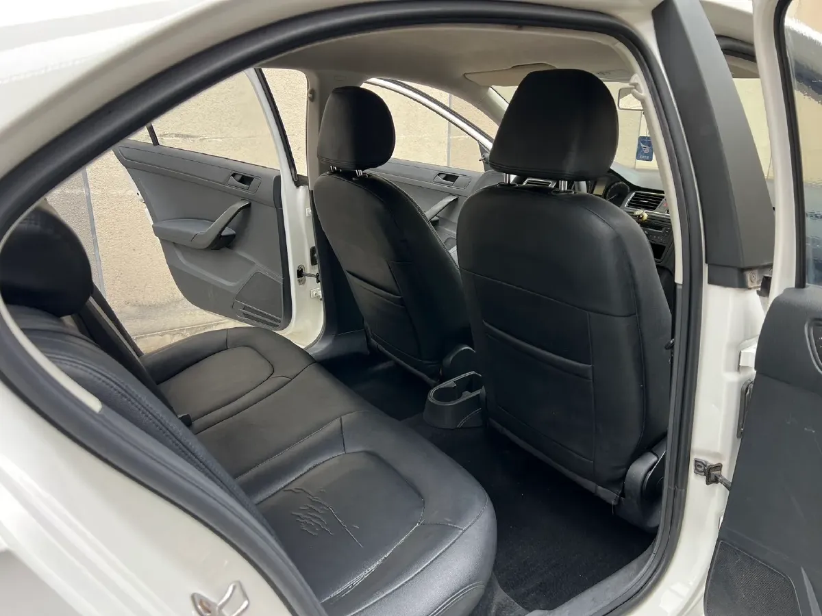 2018 Skoda Rapid 1.6L 110HP L4 5MT,autocango,china used car exporter,china ev exporter,chinese used car exporter,chinese used ev exporter