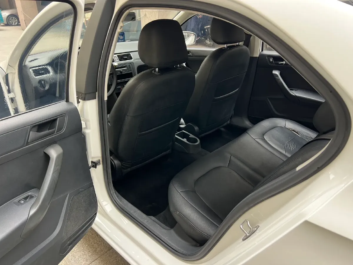 2018 Skoda Rapid 1.6L 110HP L4 5MT,autocango,china used car exporter,china ev exporter,chinese used car exporter,chinese used ev exporter