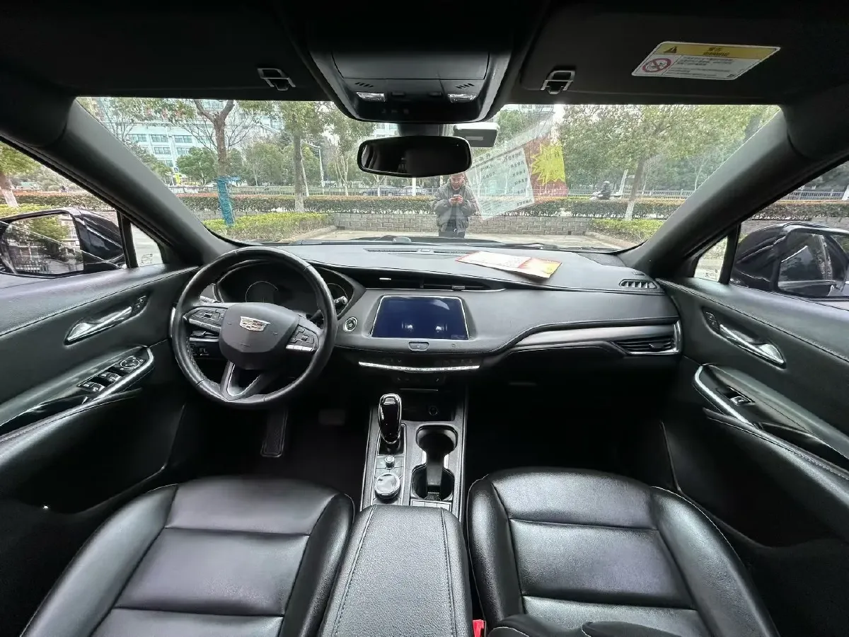 2021 Cadillac XT4 2.0T 237HP L4 9AT,autocango,china used car exporter,china ev exporter,chinese used car exporter,chinese used ev exporter