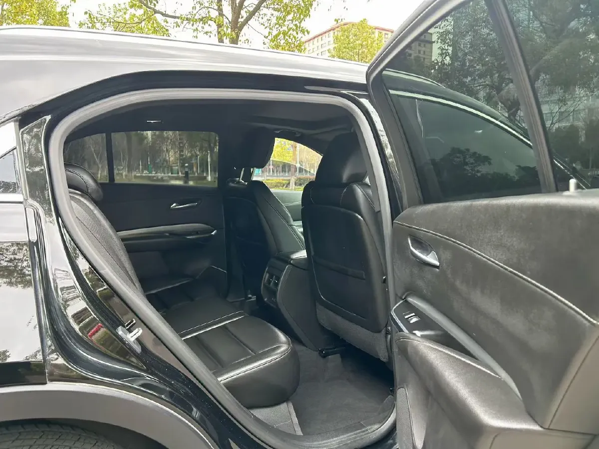 2021 Cadillac XT4 2.0T 237HP L4 9AT,autocango,china used car exporter,china ev exporter,chinese used car exporter,chinese used ev exporter