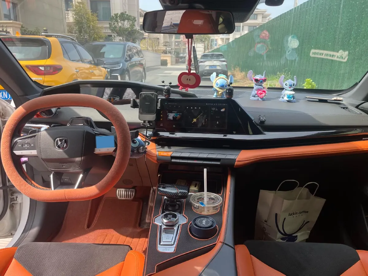 2023 ChangAn UNI-V 1.5T 188HP L4 7DCT,autocango,china used car exporter,china ev exporter,chinese used car exporter,chinese used ev exporter