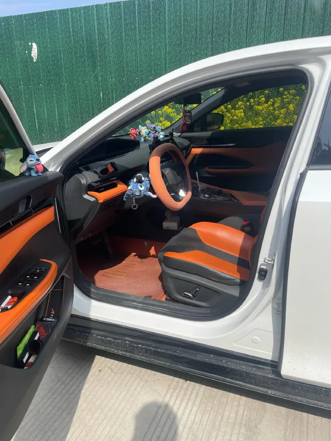 2023 ChangAn UNI-V 1.5T 188HP L4 7DCT,autocango,china used car exporter,china ev exporter,chinese used car exporter,chinese used ev exporter