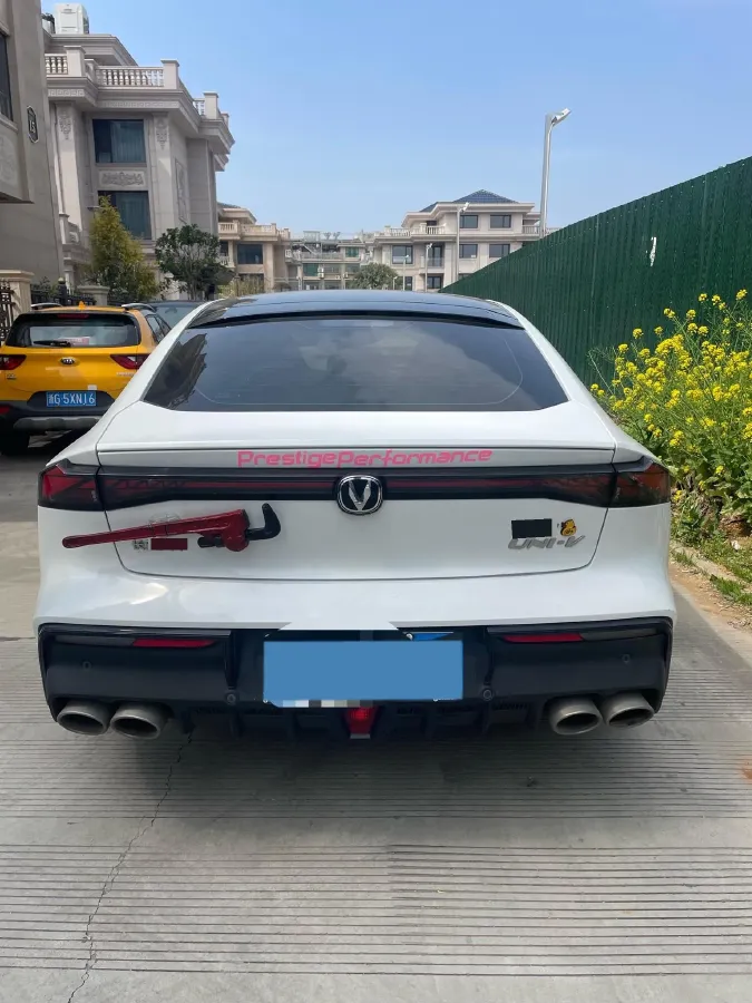 2023 ChangAn UNI-V 1.5T 188HP L4 7DCT,autocango,china used car exporter,china ev exporter,chinese used car exporter,chinese used ev exporter