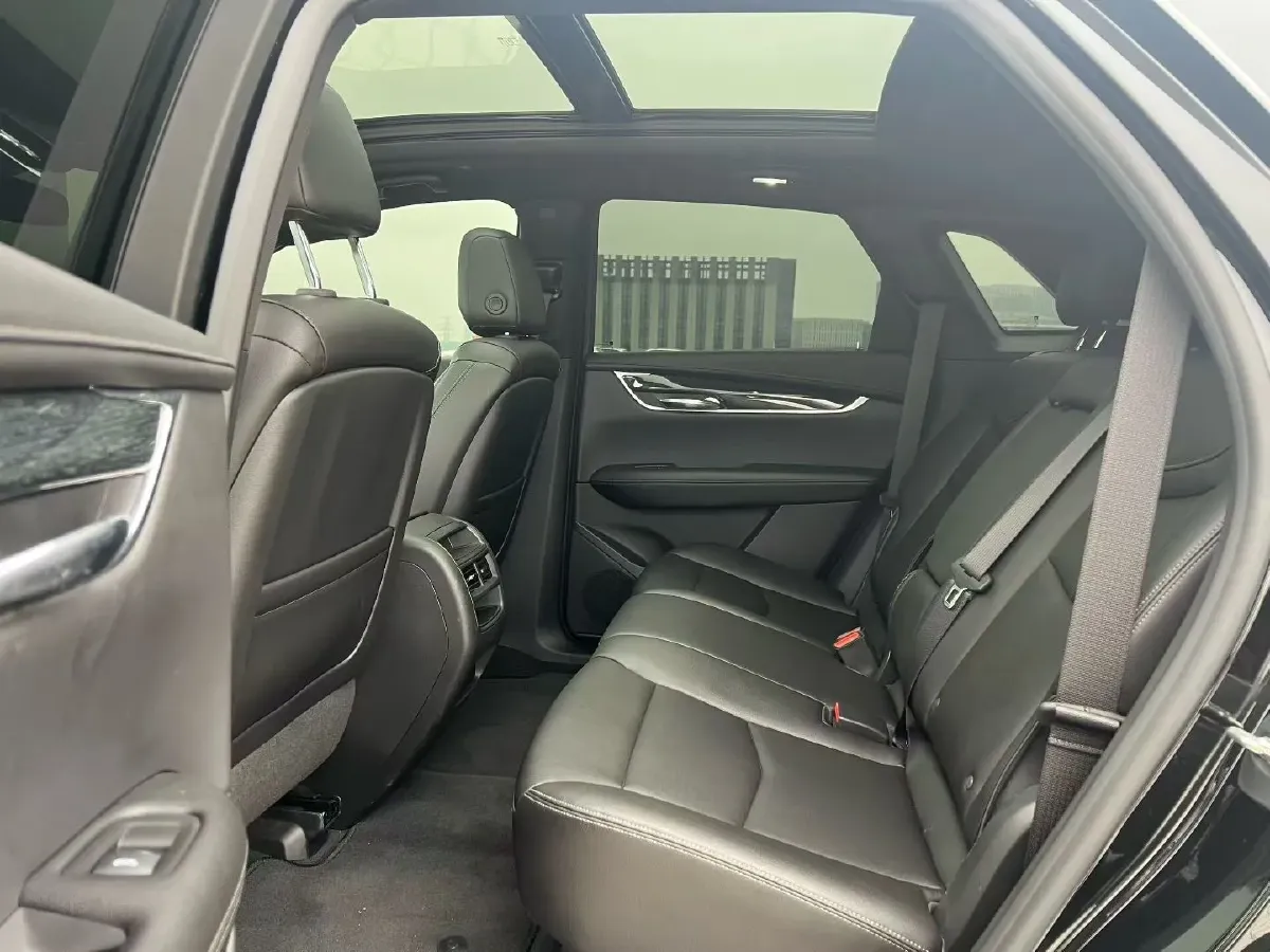 2021 Cadillac XT5 2.0T 237HP L4 9AT,autocango,china used car exporter,china ev exporter,chinese used car exporter,chinese used ev exporter