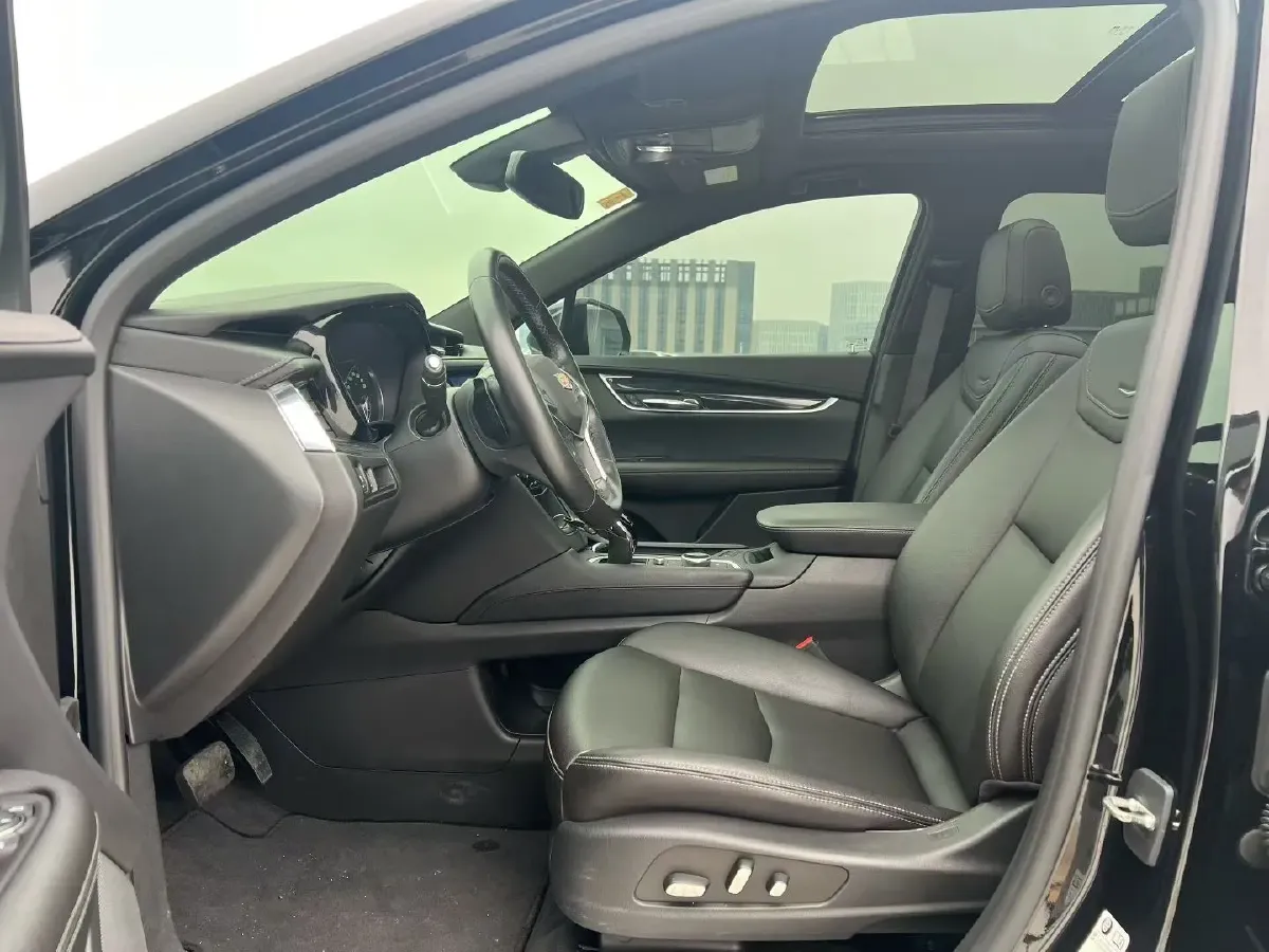 2021 Cadillac XT5 2.0T 237HP L4 9AT,autocango,china used car exporter,china ev exporter,chinese used car exporter,chinese used ev exporter