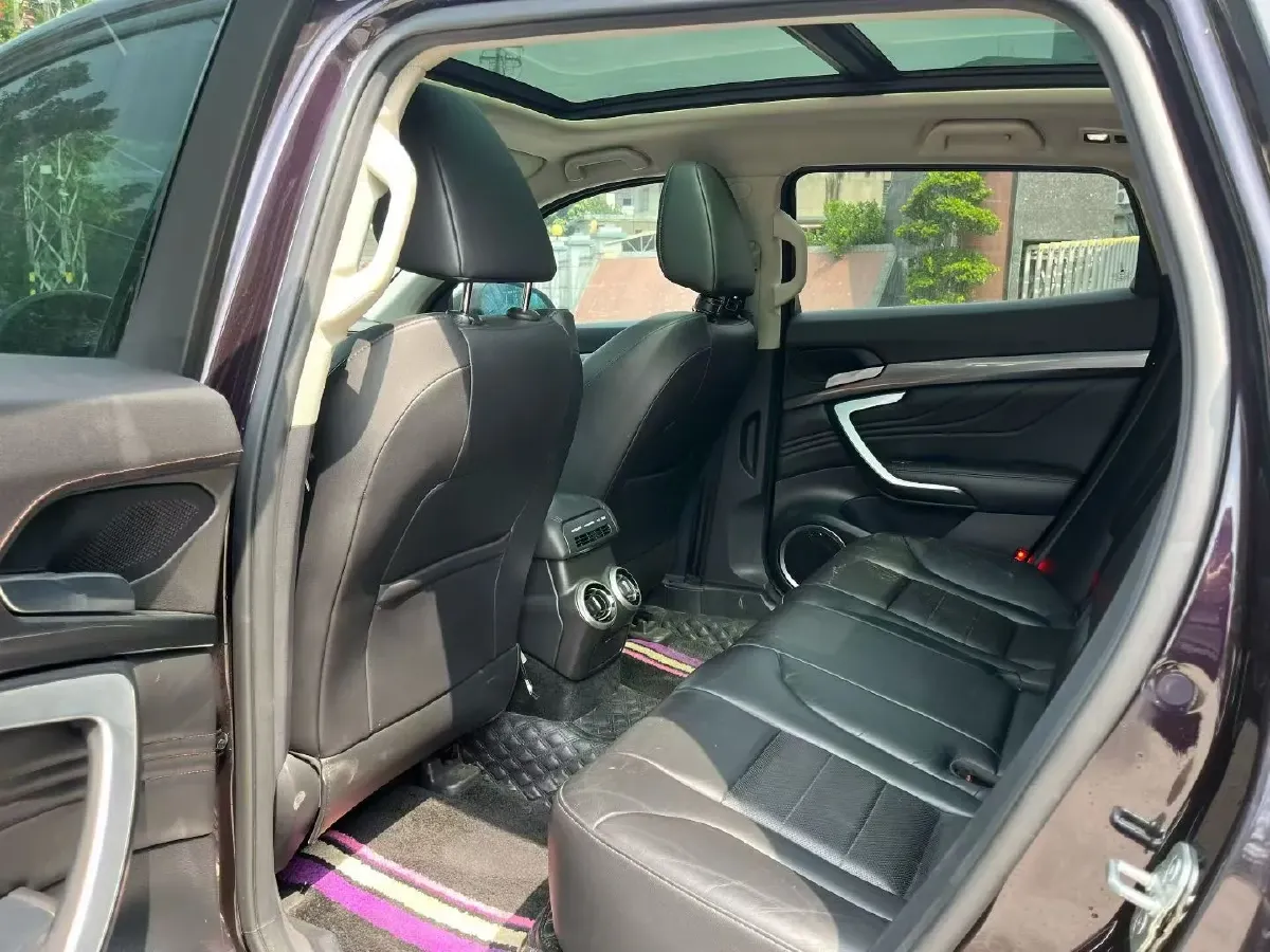 2017 WEY VV7 2.0T 234HP L4 7DCT,autocango,china used car exporter,china ev exporter,chinese used car exporter,chinese used ev exporter