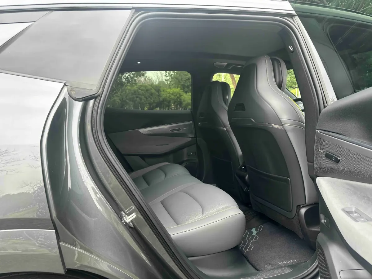 2023 LYNK&CO 08 EM-P 1.5T 163HP L4 3DHT PHEV 21.2KWH,autocango,china used car exporter,china ev exporter,chinese used car exporter,chinese used ev exporter