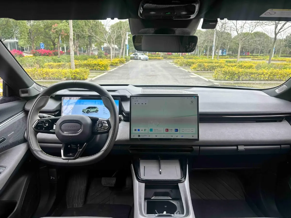 2023 LYNK&CO 08 EM-P 1.5T 163HP L4 3DHT PHEV 21.2KWH,autocango,china used car exporter,china ev exporter,chinese used car exporter,chinese used ev exporter