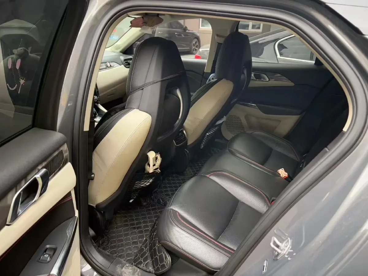 2018 Toyota C-HR 2.0L 171HP L4 CVT,autocango,china used car exporter,china ev exporter,chinese used car exporter,chinese used ev exporter