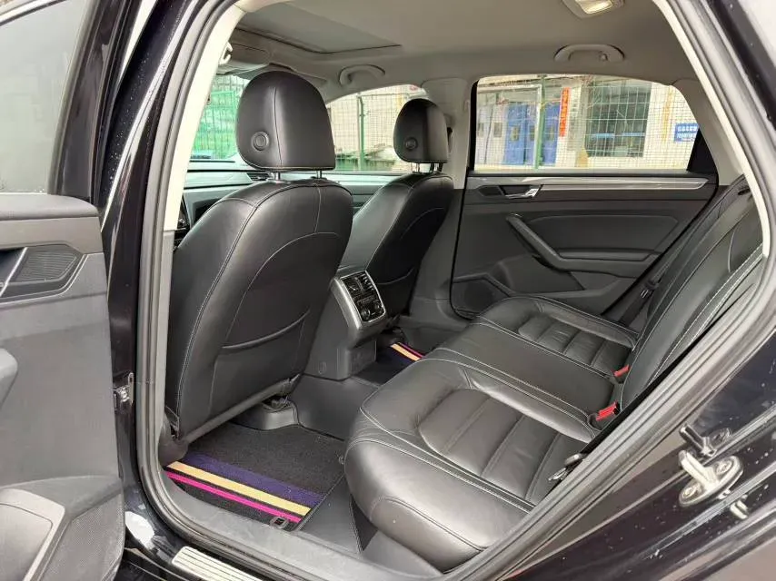 2017 Volkswagen Passat 1.8T 180HP L4 7DCT,autocango,china used car exporter,china ev exporter,chinese used car exporter,chinese used ev exporter