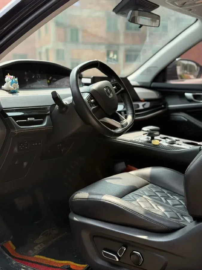 2021 ChangAn UNI-K 2.0T 233HP L4 8AT,autocango,china used car exporter,china ev exporter,chinese used car exporter,chinese used ev exporter