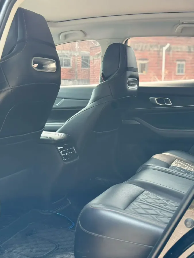 2021 ChangAn UNI-K 2.0T 233HP L4 8AT,autocango,china used car exporter,china ev exporter,chinese used car exporter,chinese used ev exporter