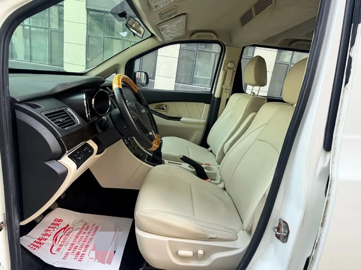 2018 Yema SiPaiKa 1.5L 112HP L4 5MT,autocango,china used car exporter,china ev exporter,chinese used car exporter,chinese used ev exporter