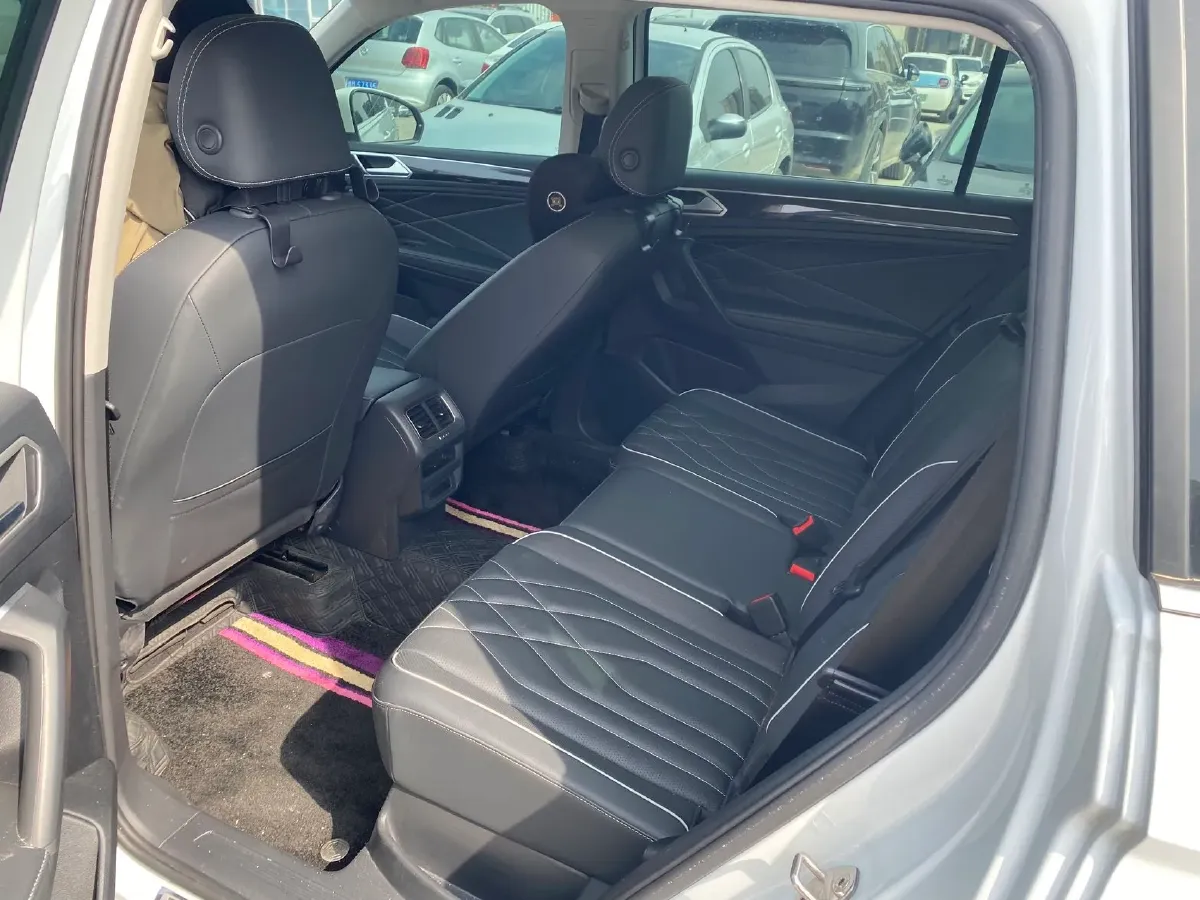 2023 Volkswagen Tiguan L 1.5T 160HP L4 7DCT,autocango,china used car exporter,china ev exporter,chinese used car exporter,chinese used ev exporter