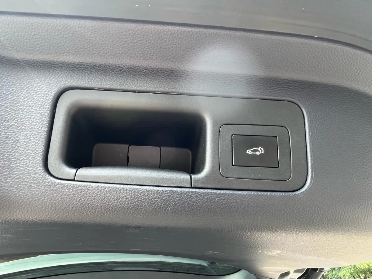 2021 GAC Trumpchi M8 2.0T 252HP L4 8AT,autocango,china used car exporter,china ev exporter,chinese used car exporter,chinese used ev exporter