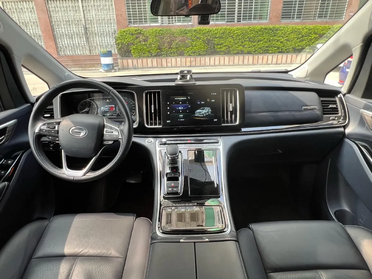 2021 GAC Trumpchi M8 2.0T 252HP L4 8AT,autocango,china used car exporter,china ev exporter,chinese used car exporter,chinese used ev exporter