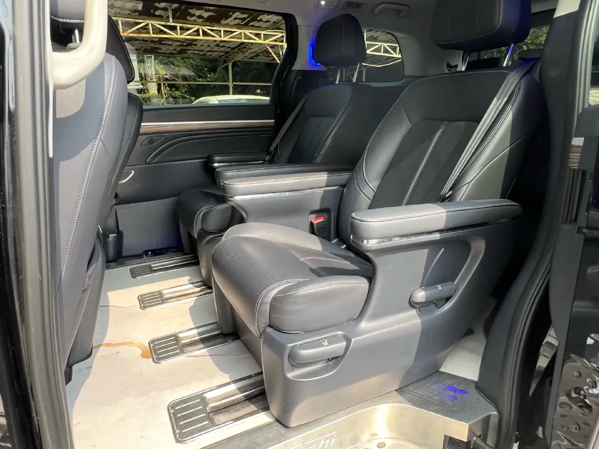 2021 GAC Trumpchi M8 2.0T 252HP L4 8AT,autocango,china used car exporter,china ev exporter,chinese used car exporter,chinese used ev exporter