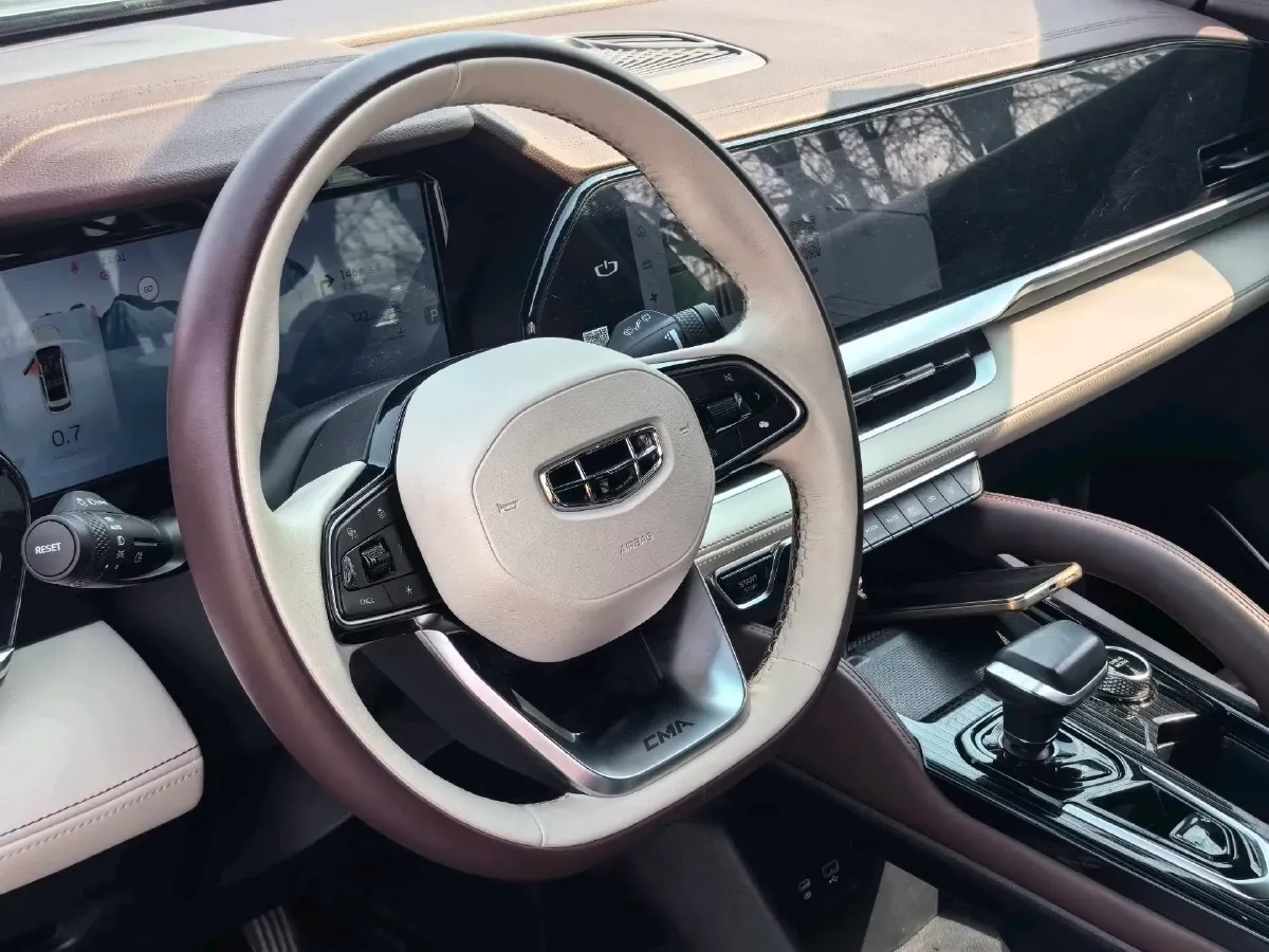 2021 Geely Monjaro 2.0T 218HP L4 7DCT,autocango,china used car exporter,china ev exporter,chinese used car exporter,chinese used ev exporter