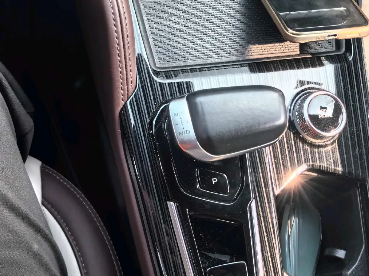 2021 Geely Monjaro 2.0T 218HP L4 7DCT,autocango,china used car exporter,china ev exporter,chinese used car exporter,chinese used ev exporter